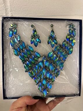 Blue & Green Statement Necklace Set Like New